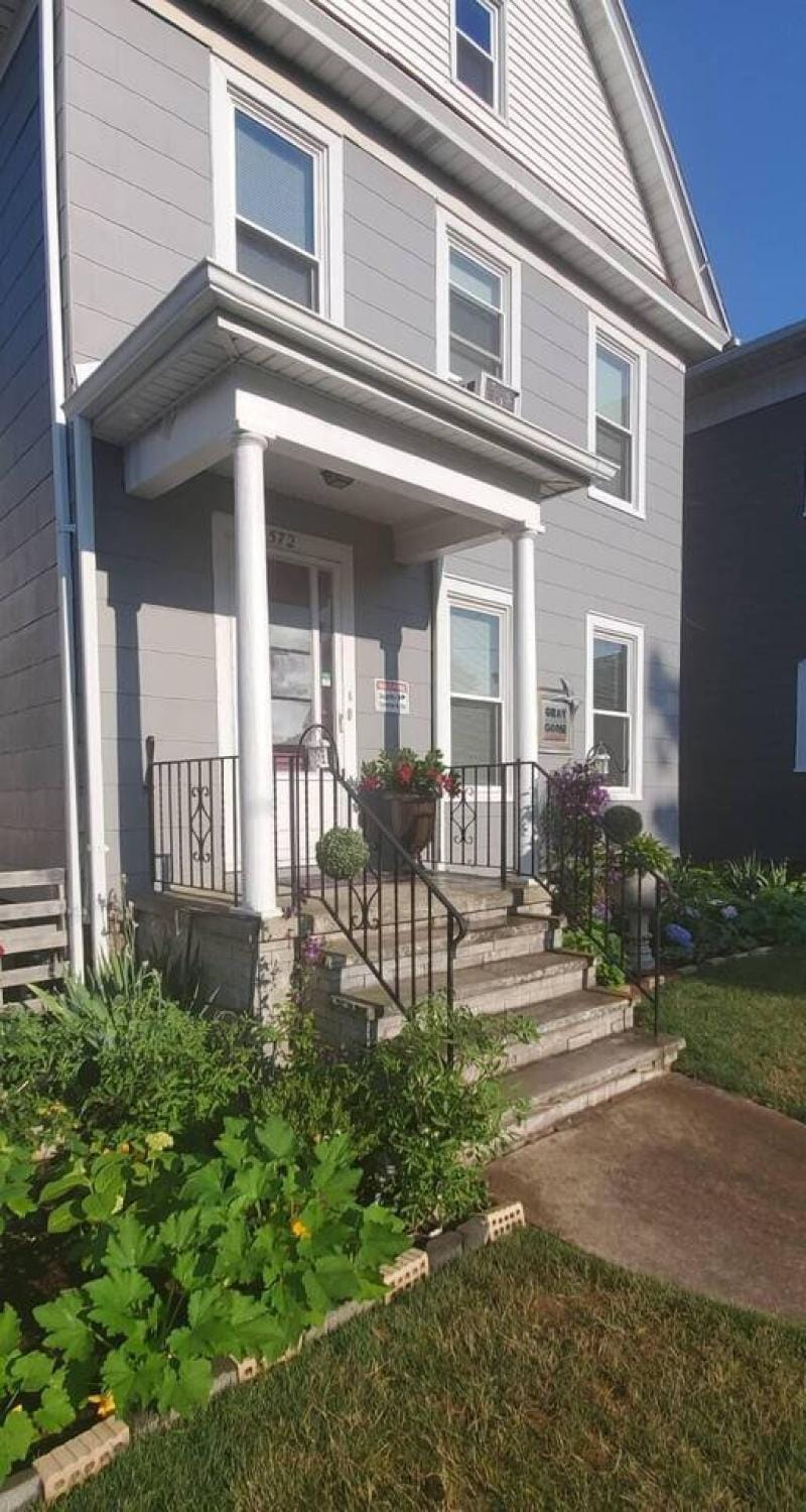 Gray Goose Walk to Falls Spacious 4BR Home House in Niagara Falls