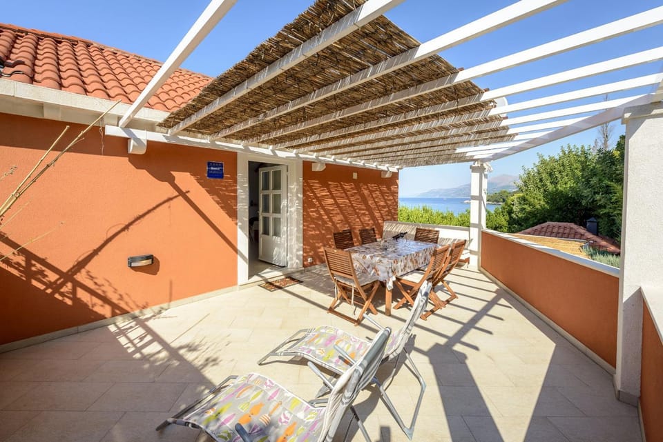 Balcony/Terrace, Dining area, Garden view, Sea view