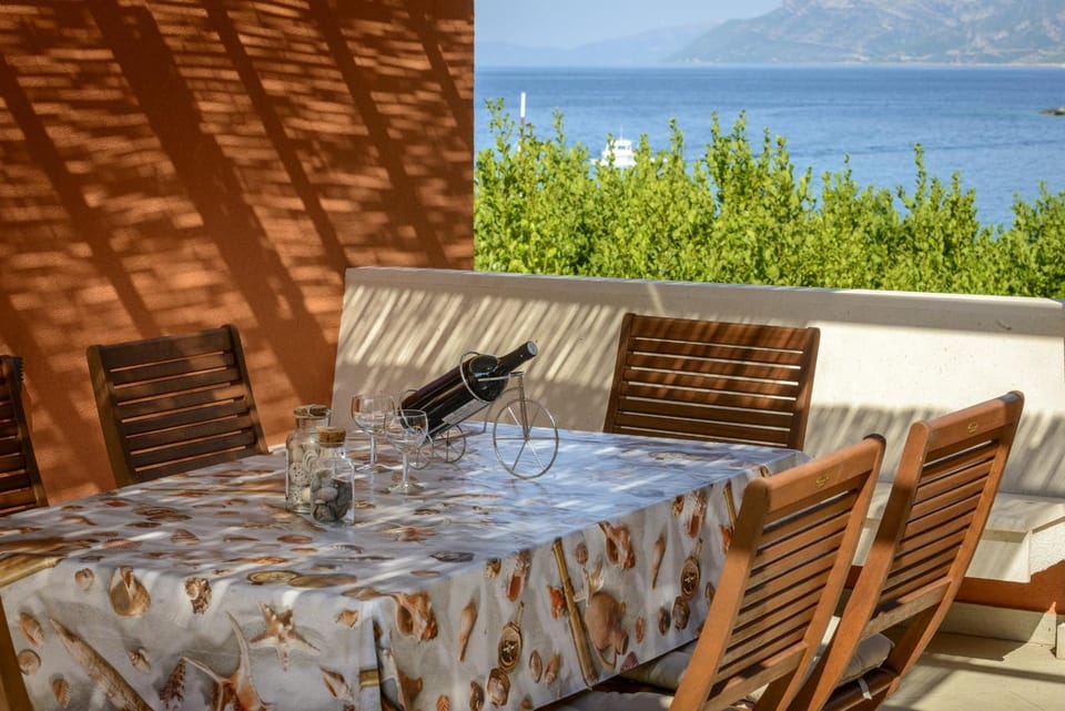 Balcony/Terrace, Dining area, Garden view, Sea view