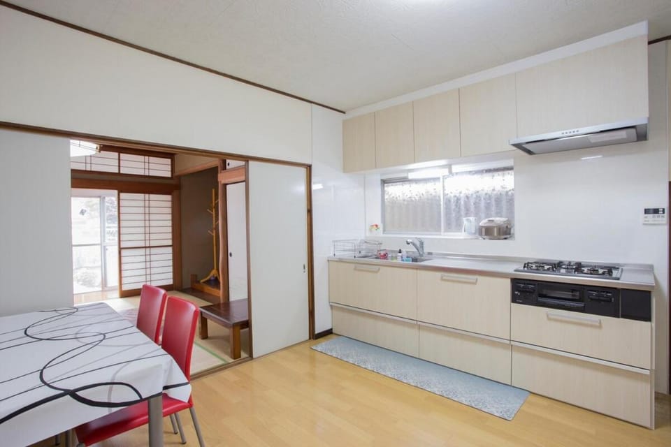豊明広々な空間無料駐車場二台 House in Nagoya