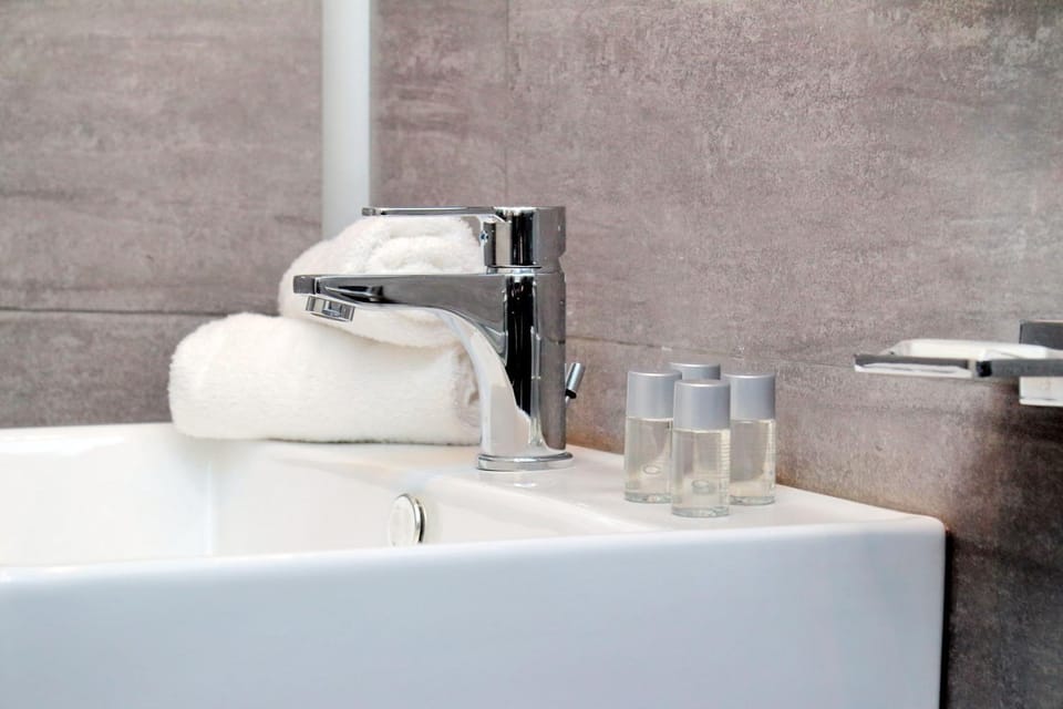 Bathroom, Decorative detail