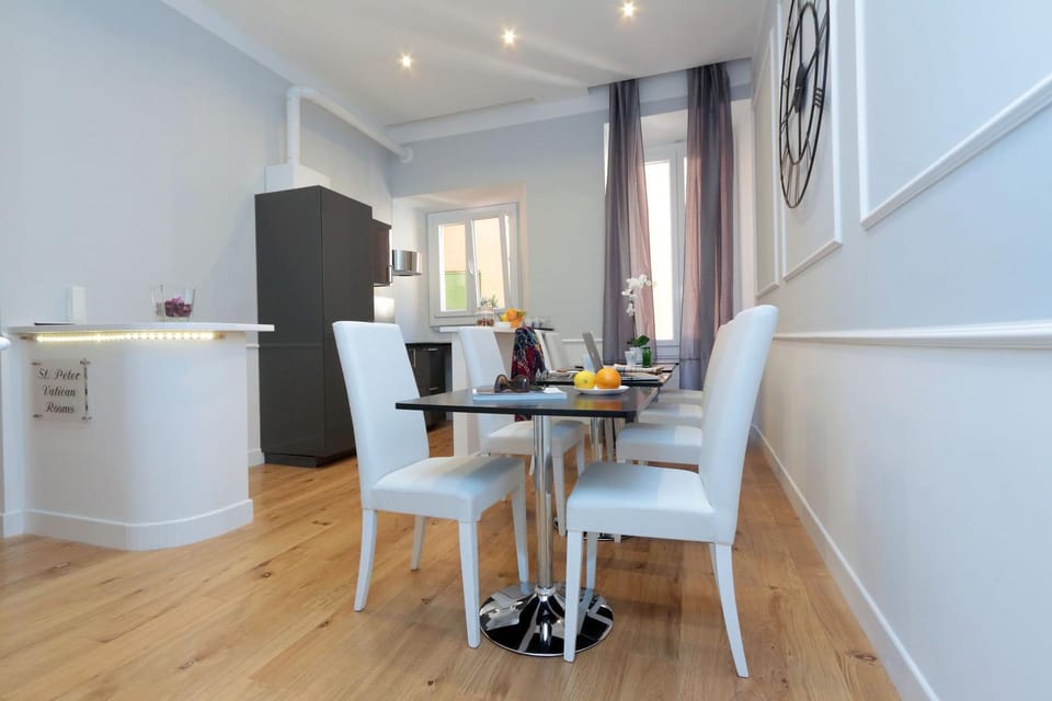 Communal lounge/ TV room, Lobby or reception, Seating area