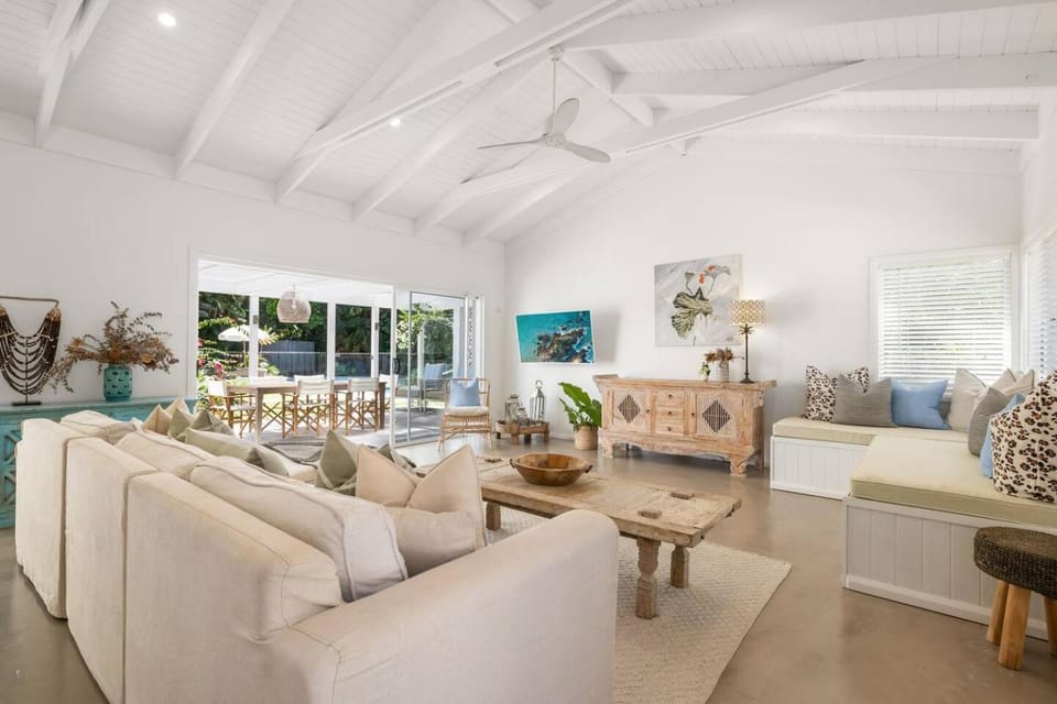 Patio, Living room, Photo of the whole room, Seating area
