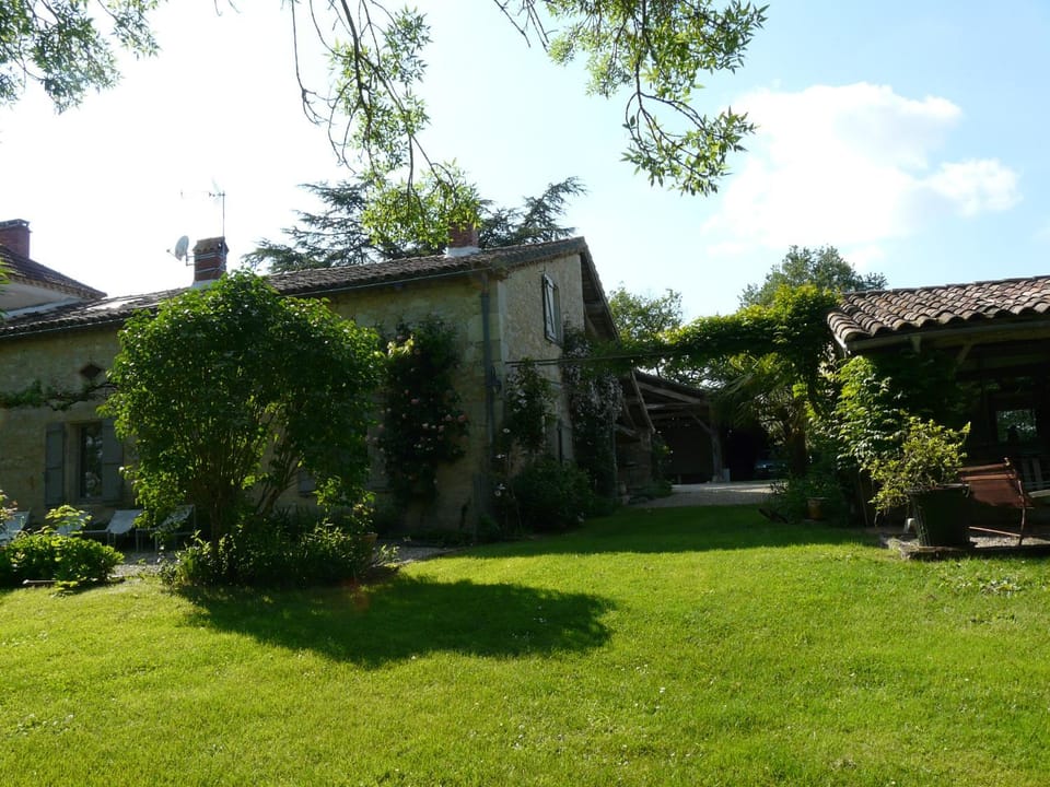 Les Lebes - La petite maison Bed and Breakfast in Occitanie