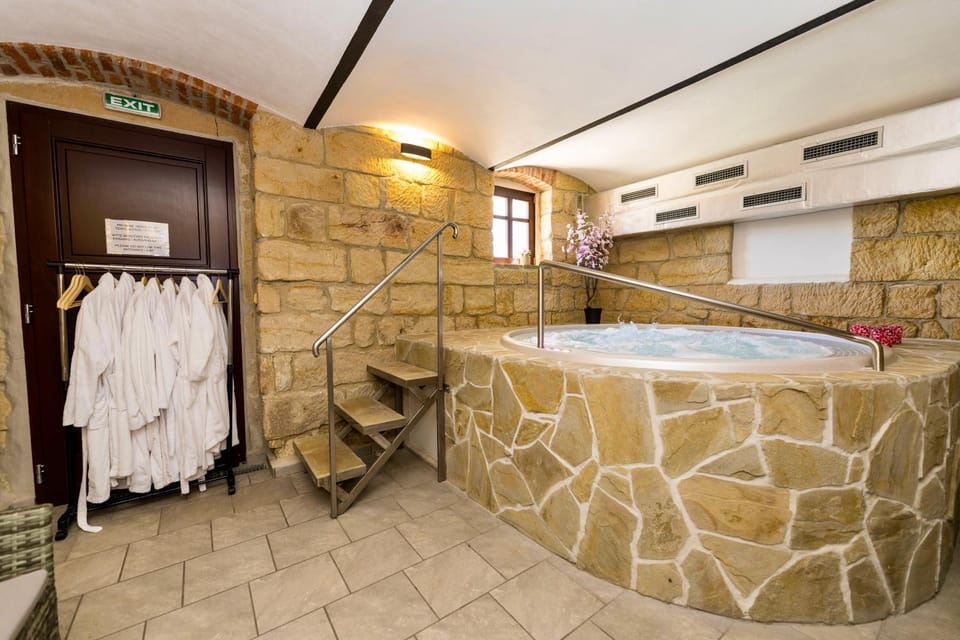 Hot Tub, Spa and wellness centre/facilities