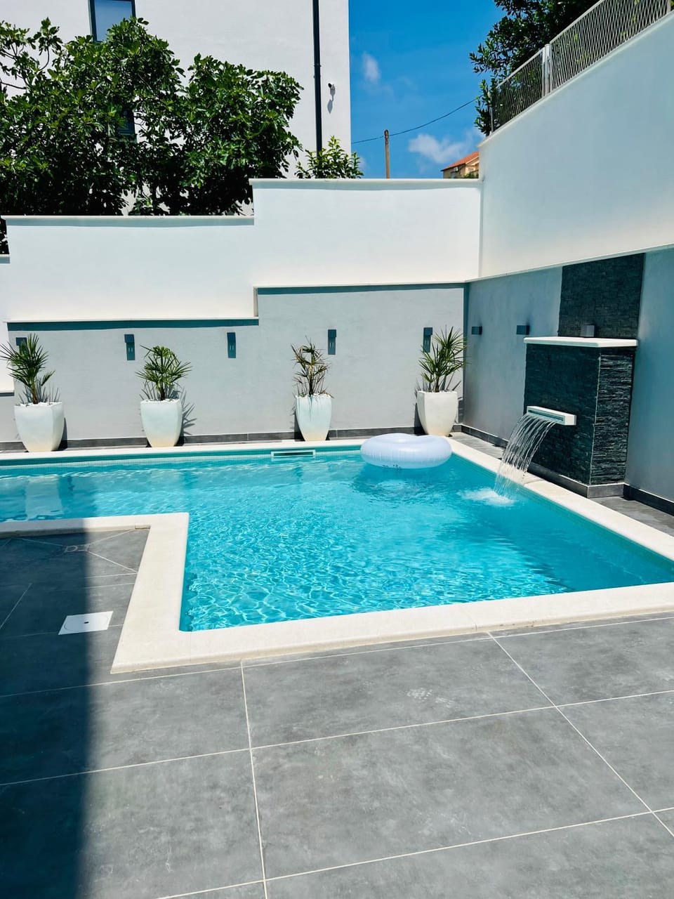 Day, Pool view, Swimming pool, sunbed