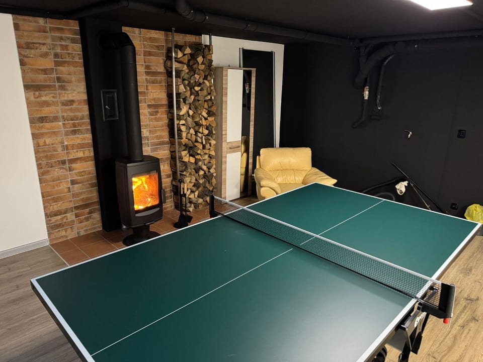 Table tennis