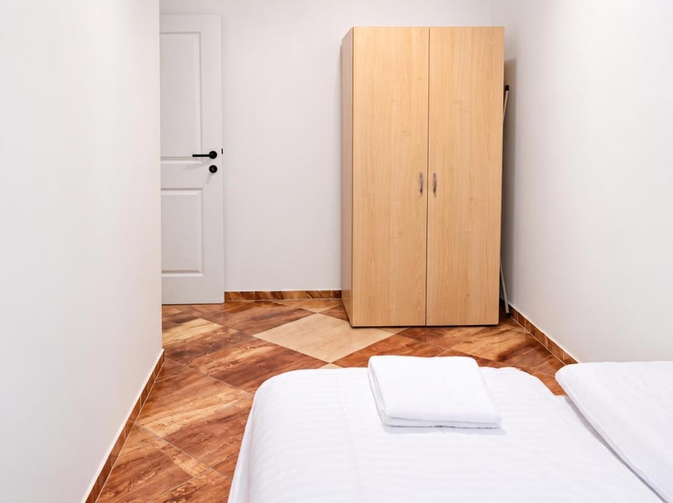 Bed, Bedroom, wardrobe