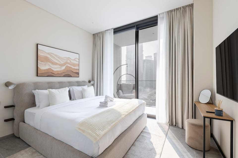 Business Bay 1BR with Canal View & Pool Access Apartment in Dubai