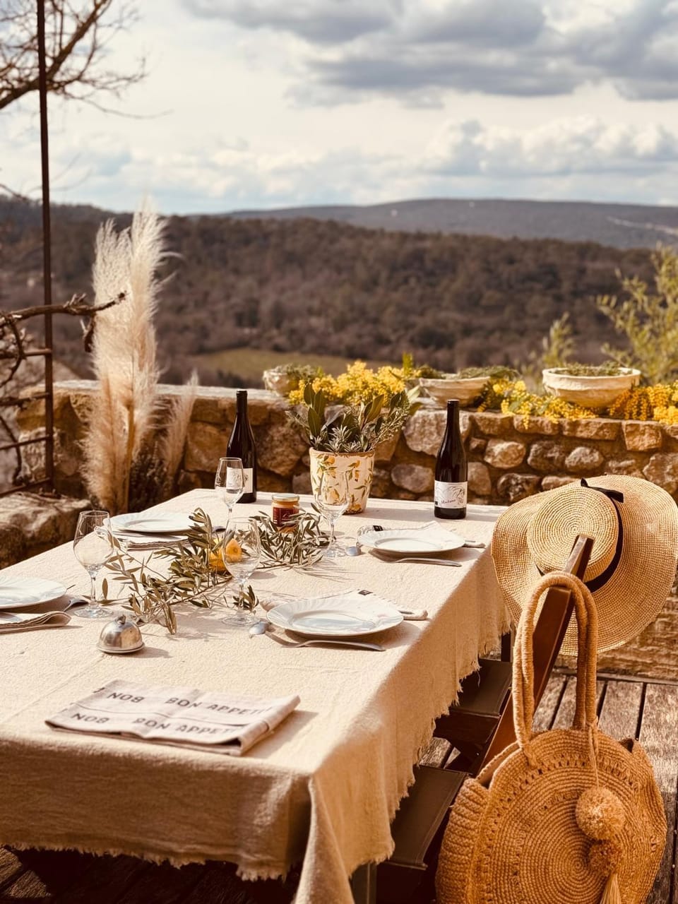 Balcony/Terrace, Dining area, River view