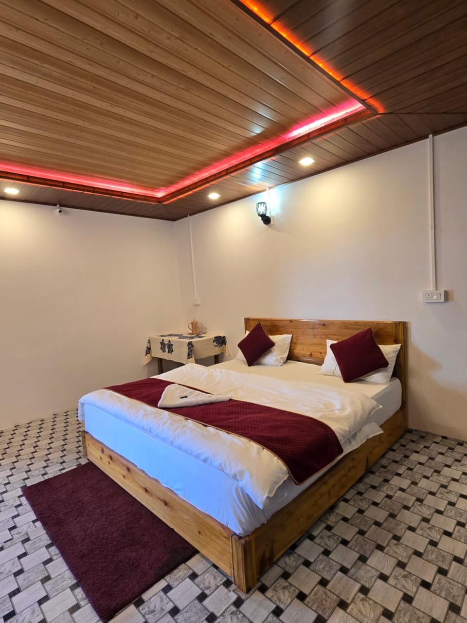 Bed, Photo of the whole room, Bedroom