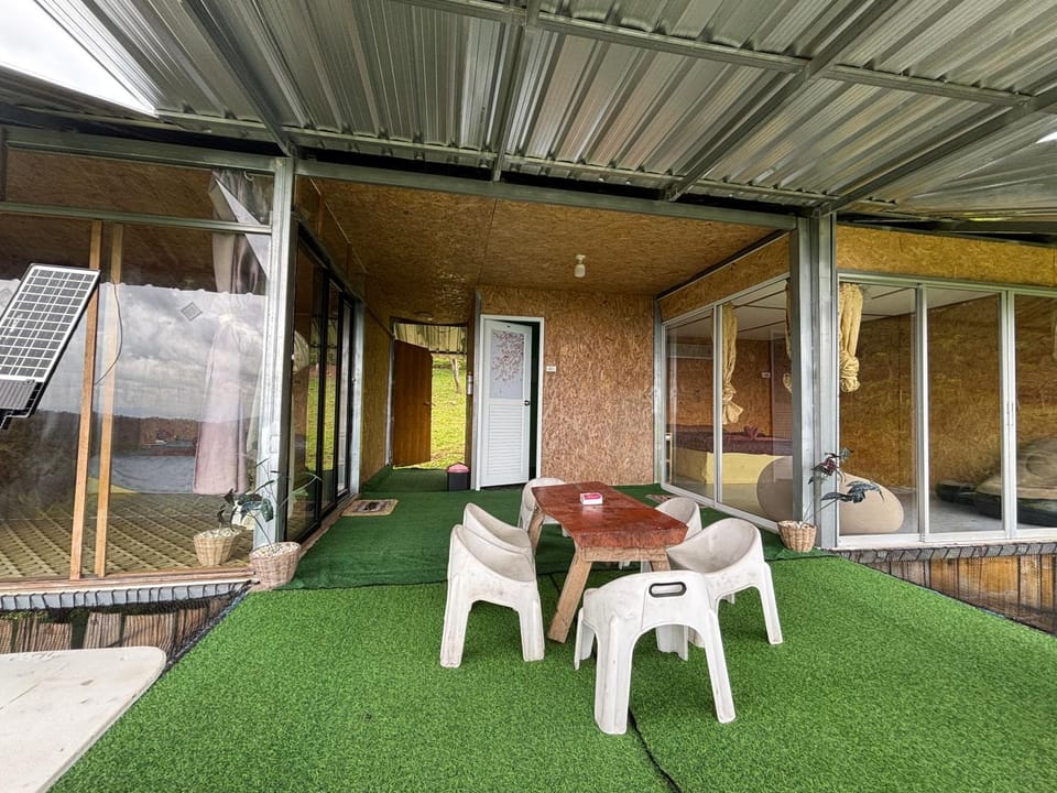 Patio, Dining area