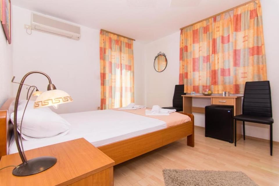 Villa Jadran Trogir ćiovo Bed and Breakfast in Trogir