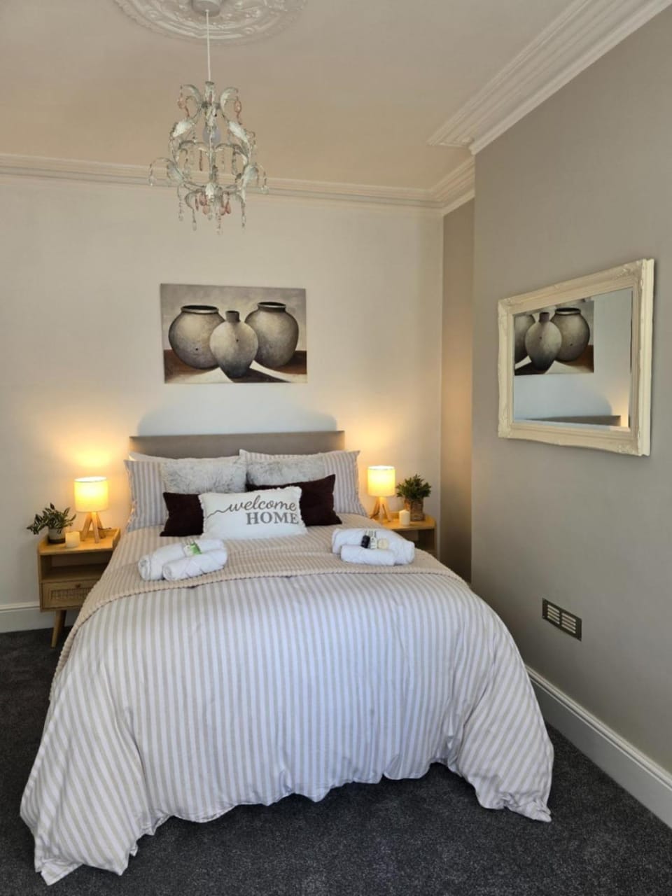 4 Bed Homely House In Crewe Apartment in Crewe
