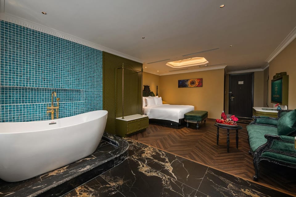 Bed, Hot Tub, Bathroom, Living room, Photo of the whole room, Seating area, Bedroom, Bath