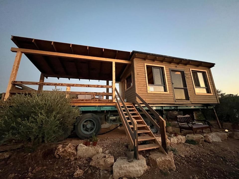 בקתת אלבי - ערגה ונועה בכליל Campground/ 
RV Resort in North District