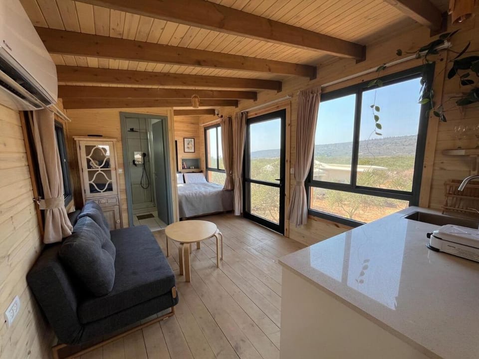 בקתת אלבי - ערגה ונועה בכליל Campground/ 
RV Resort in North District