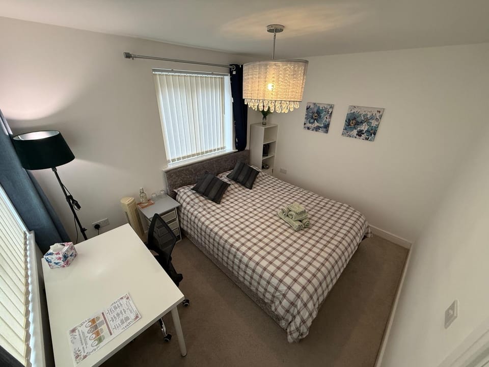 Photo of the whole room, Seating area, Bedroom