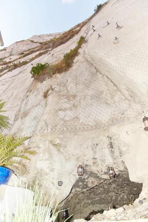 A very RARE Home with a White Cliffs CAVE! Apartment in Dover