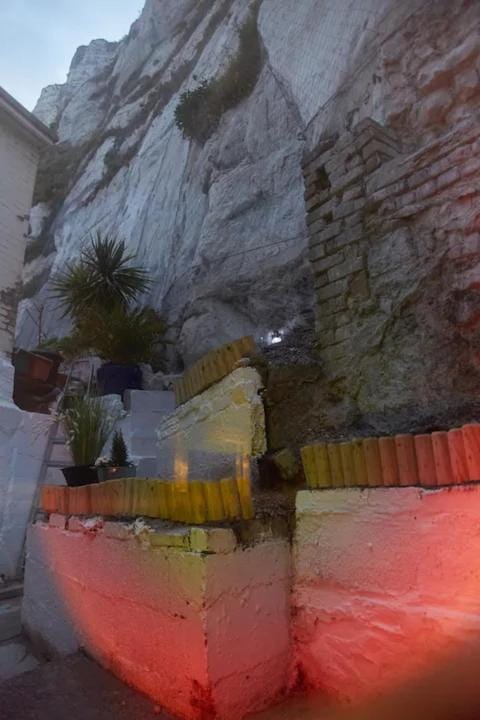 A very RARE Home with a White Cliffs CAVE! Apartment in Dover