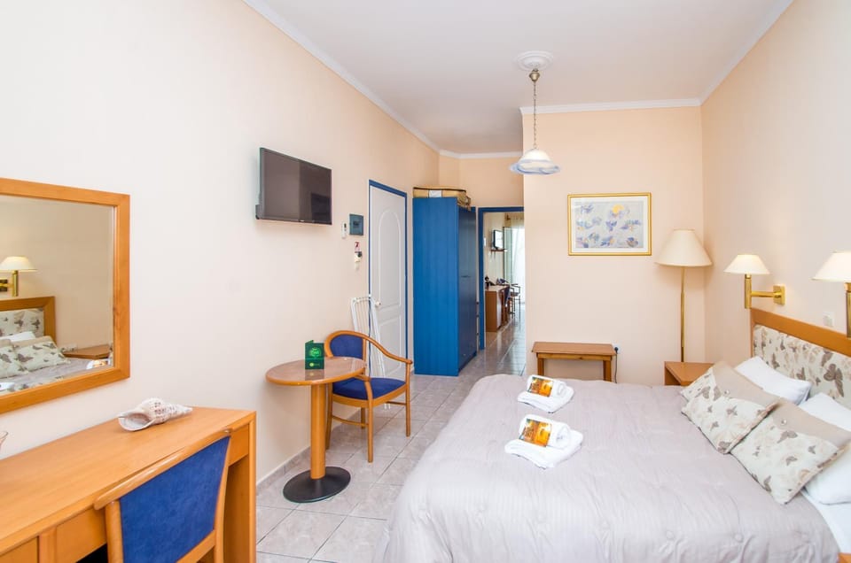 TV and multimedia, Coffee/tea facilities, Bedroom