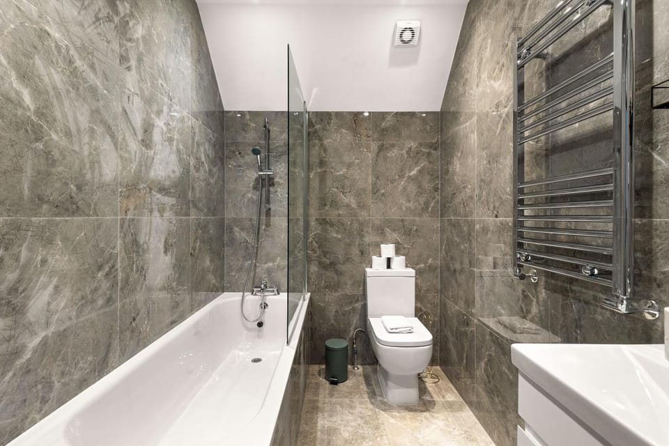 Toilet, Bathroom, Bath