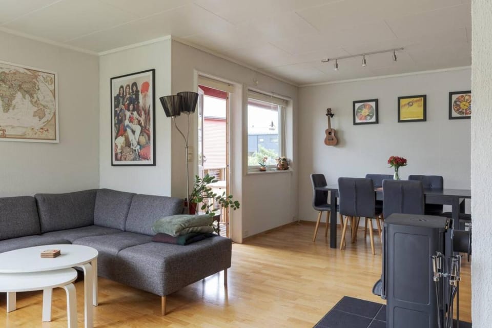 Traditional Home in Tromsø - with bathtub and fireplace House in Tromso