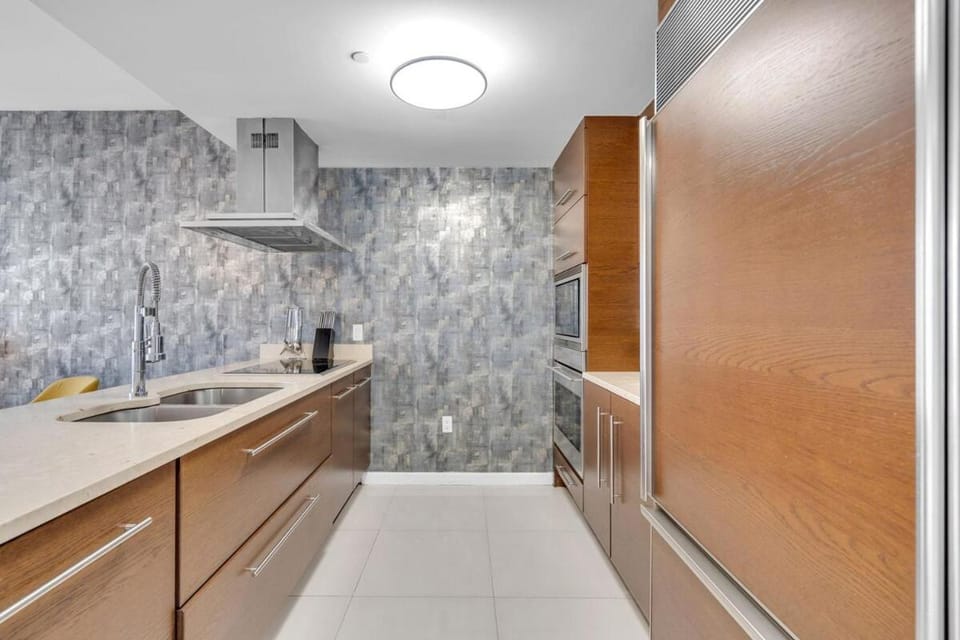 Brickell high rise 1bed 1bath at the W icon Apartment in Brickell