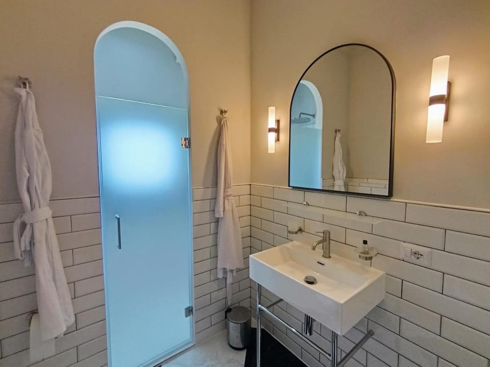 Lake Maggiore Gem Bronze Apartment in Stresa