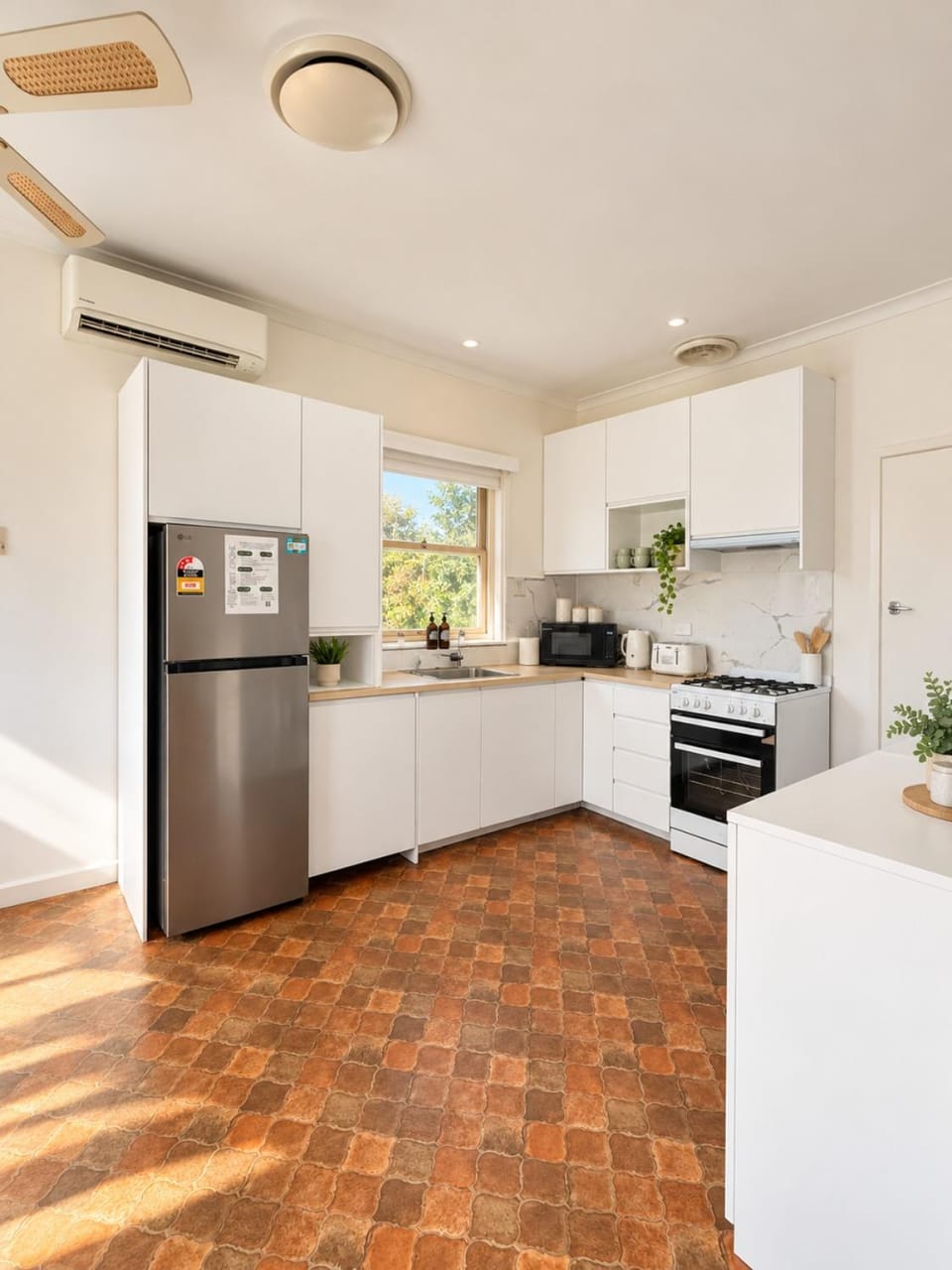 Kitchen or kitchenette