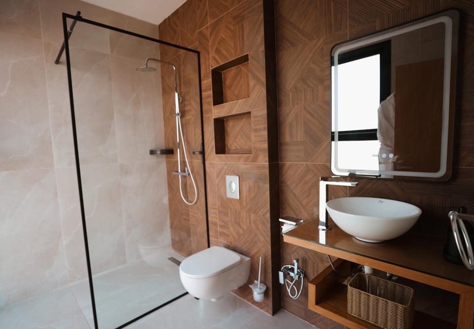 Shower, Toilet, Bathroom, towels