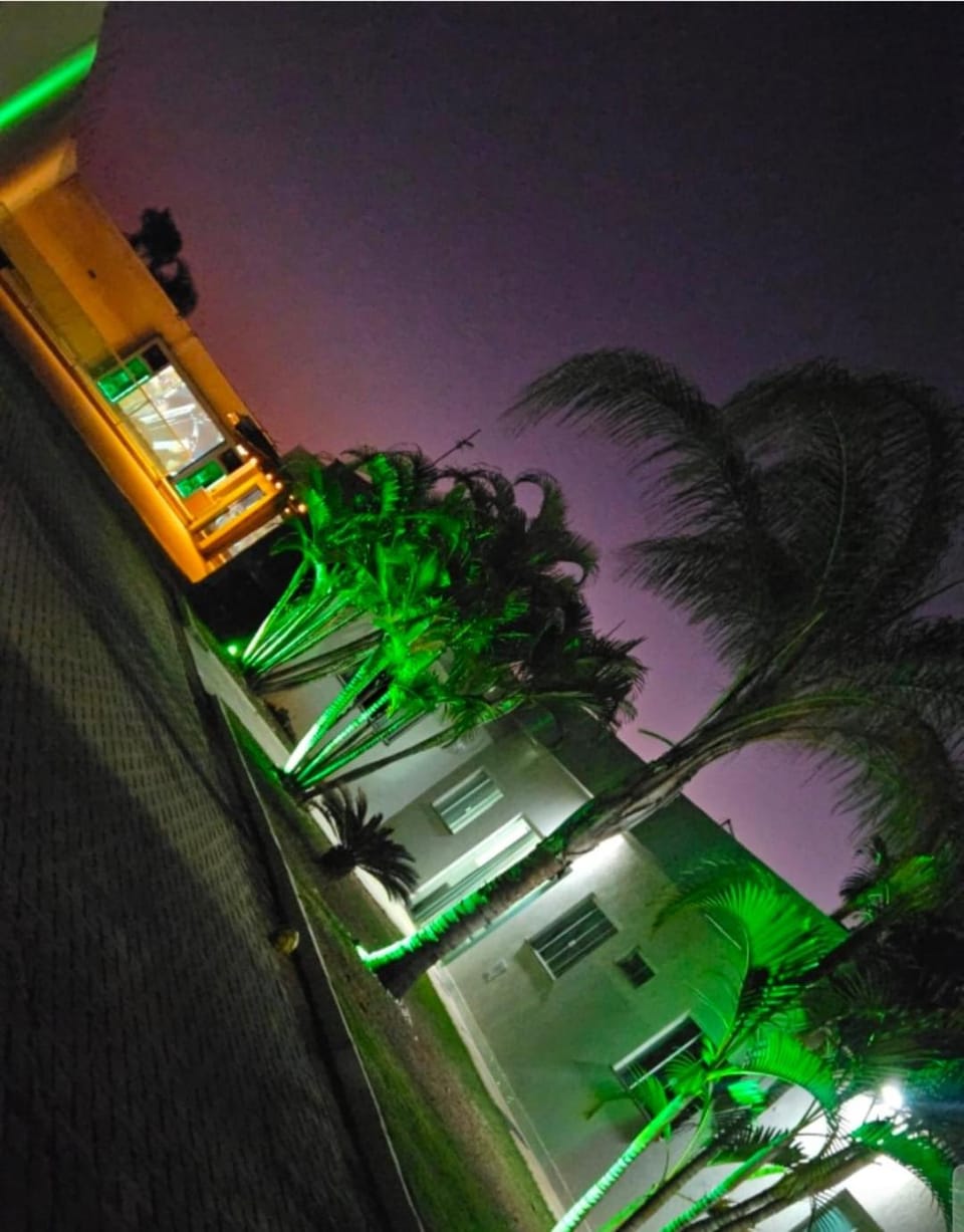 House with heated pool and big screen on the upper deck House in State of Goiás