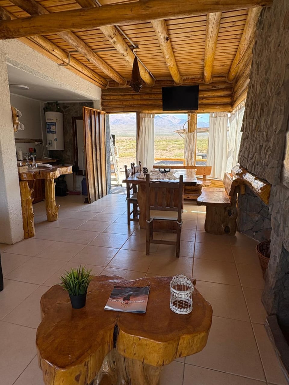 TV and multimedia, Kitchen or kitchenette, Living room, Dining area