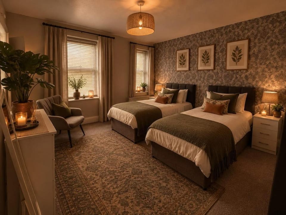Stylish 4BR Stay, Sleeps 10, Derby Centre Apartment in Derby