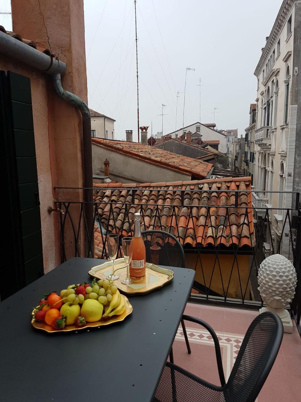 View (from property/room), Balcony/Terrace, City view