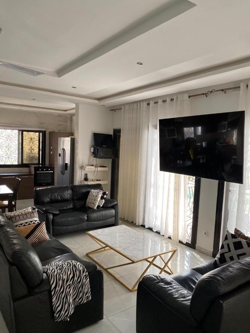 Communal lounge/ TV room, Communal lounge/ TV room, TV and multimedia, Living room, Seating area, Evening entertainment