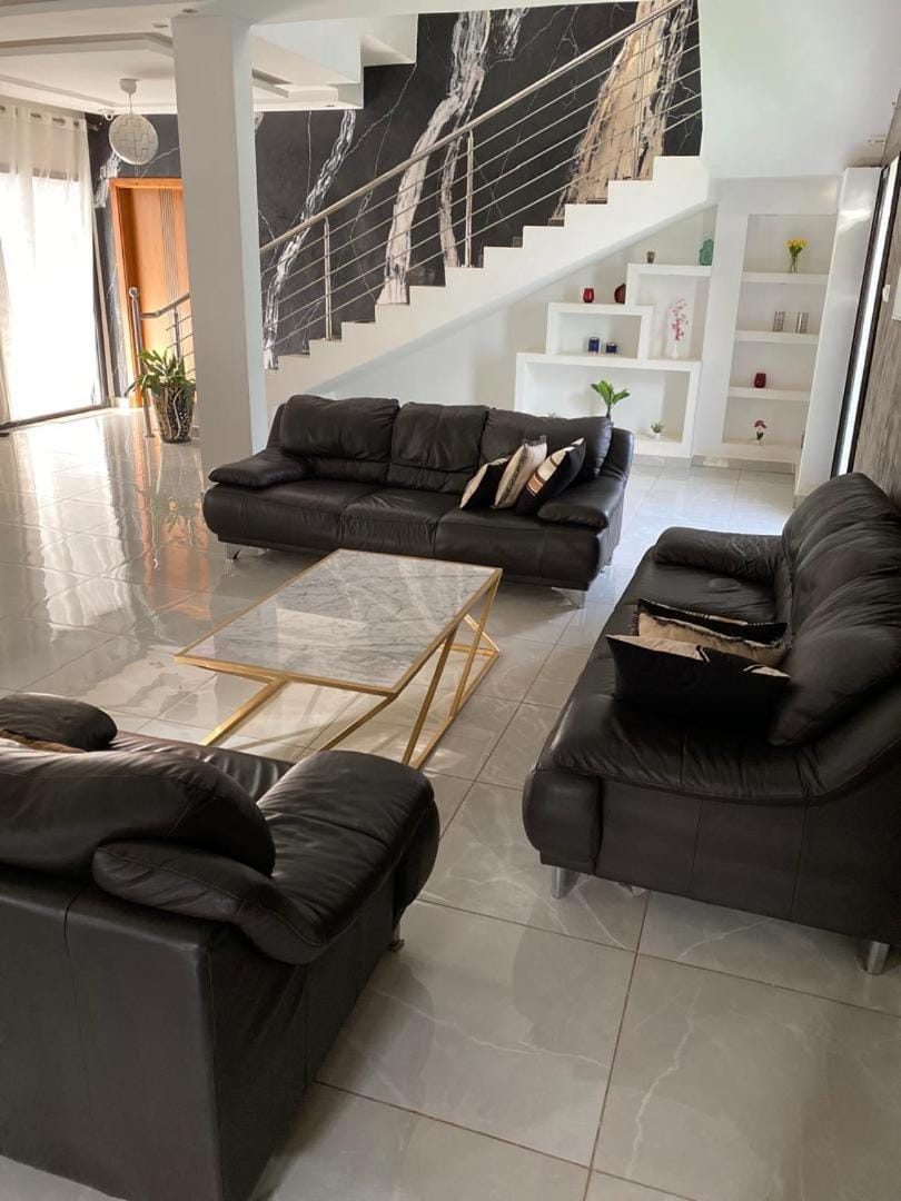Communal lounge/ TV room, Living room, Seating area