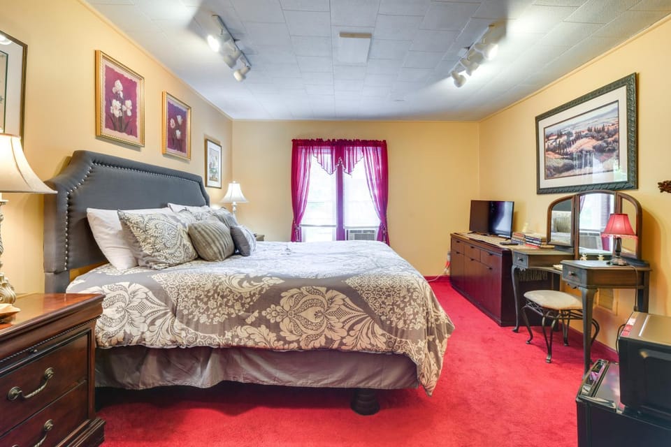 Quaint Cayuga Wine Country B&B Suite! House in Cayuga Lake