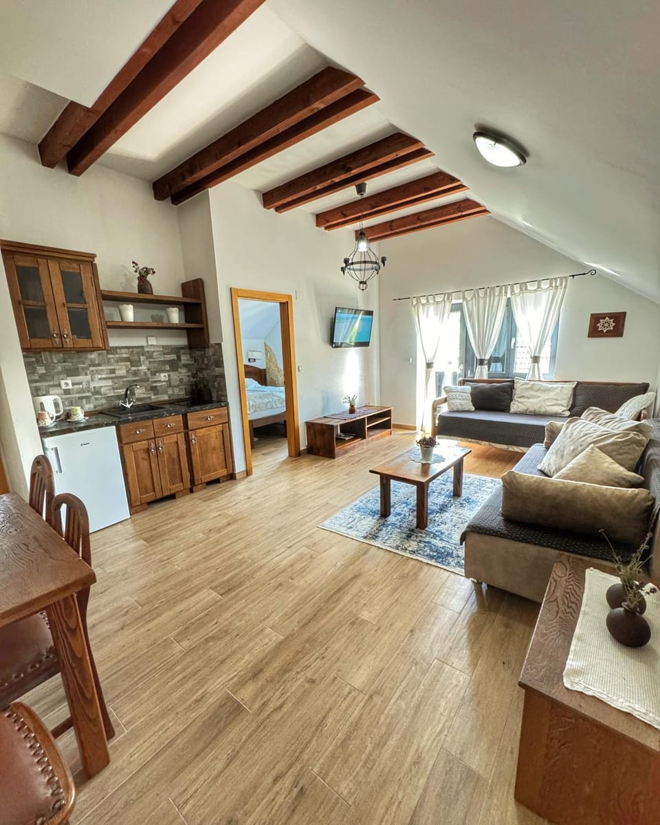 Bed, TV and multimedia, Living room, Dining area, kitchen