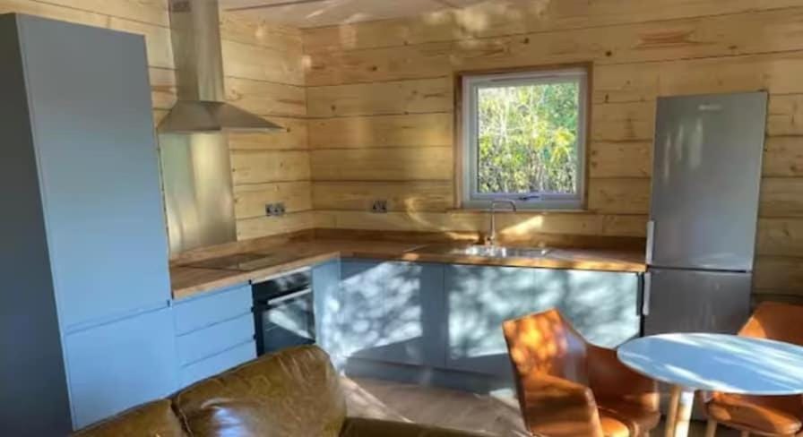 Island Retreat Indio Lake Newton Road Bovey Tracey Devon TQ13 9DY House in Bovey Tracey