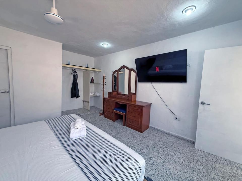 Family home, 3 bedrooms with bathroom for 8 people House in Merida