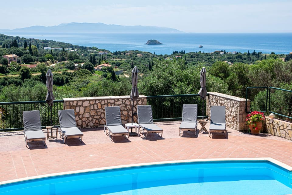 Kefalonian 360° Sunrise Apartment in Cephalonia
