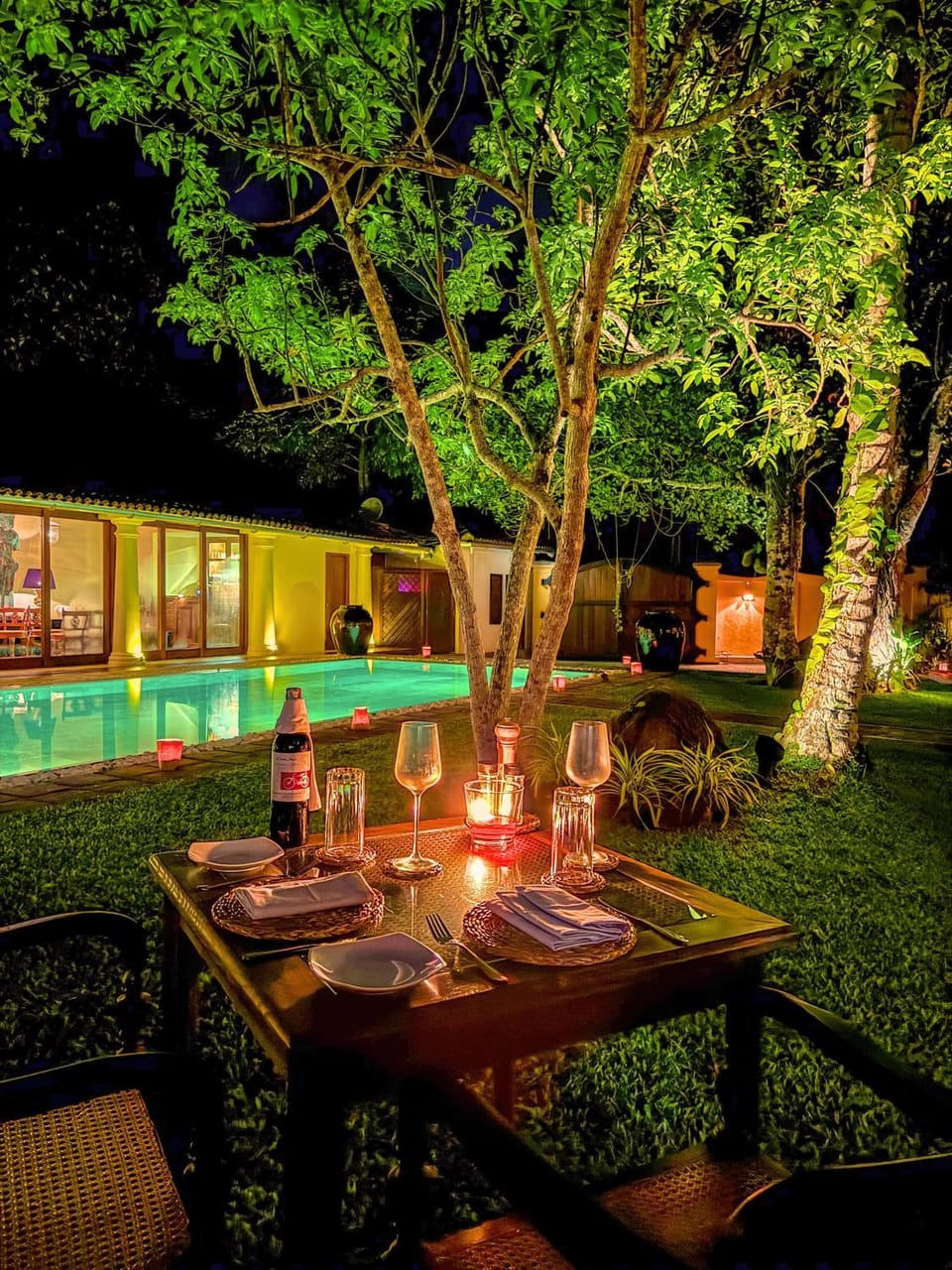 Night, Garden, Food and drinks, Dining area, Pool view, Swimming pool