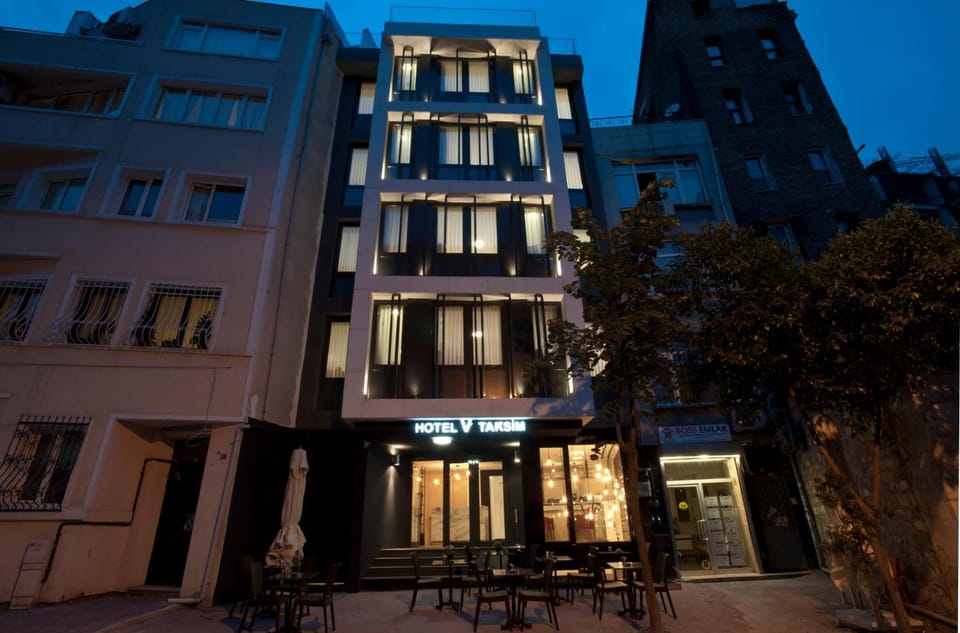 Property building, Facade/entrance, Night