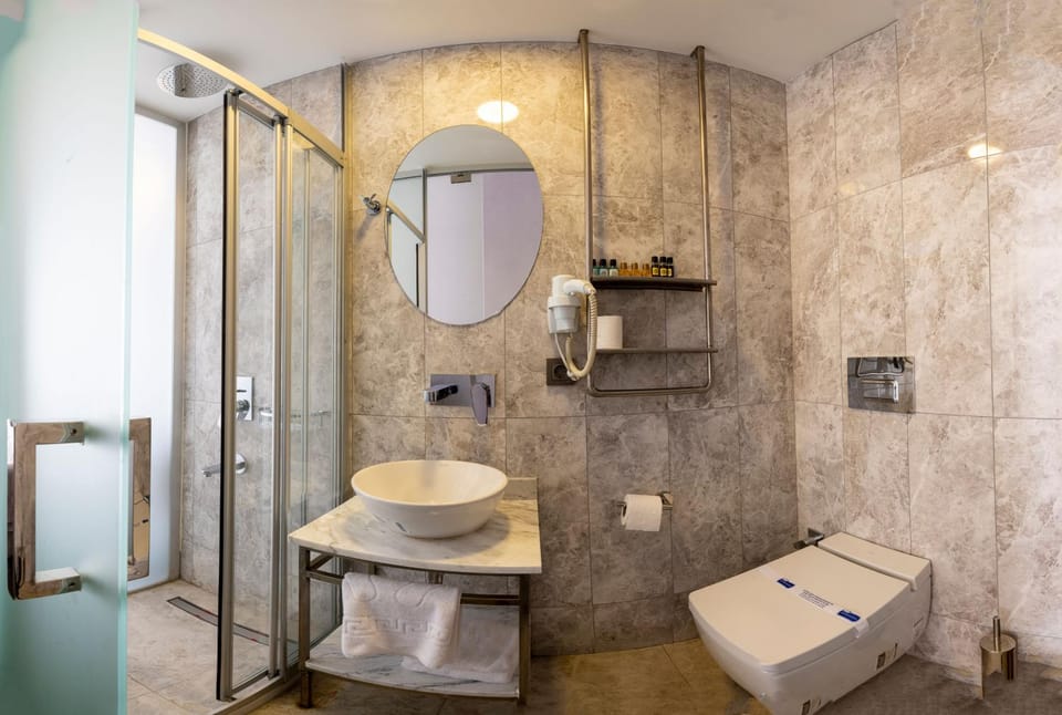 Shower, Bathroom, towels