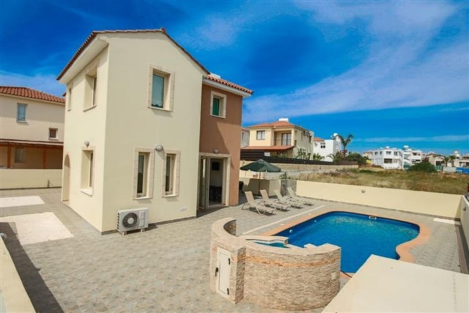 Property building, Patio, BBQ facilities, Hot Spring Bath, Balcony/Terrace, Living room, Dining area, City view, Pool view, Pool view, Swimming pool, Swimming pool, Family