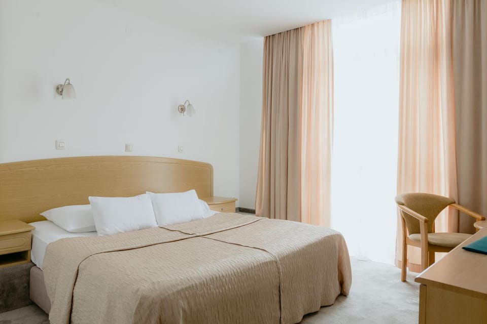 Food close-up, Day, View (from property/room), Photo of the whole room, Bedroom, Alcoholic drinks, Non alcoholic drinks
