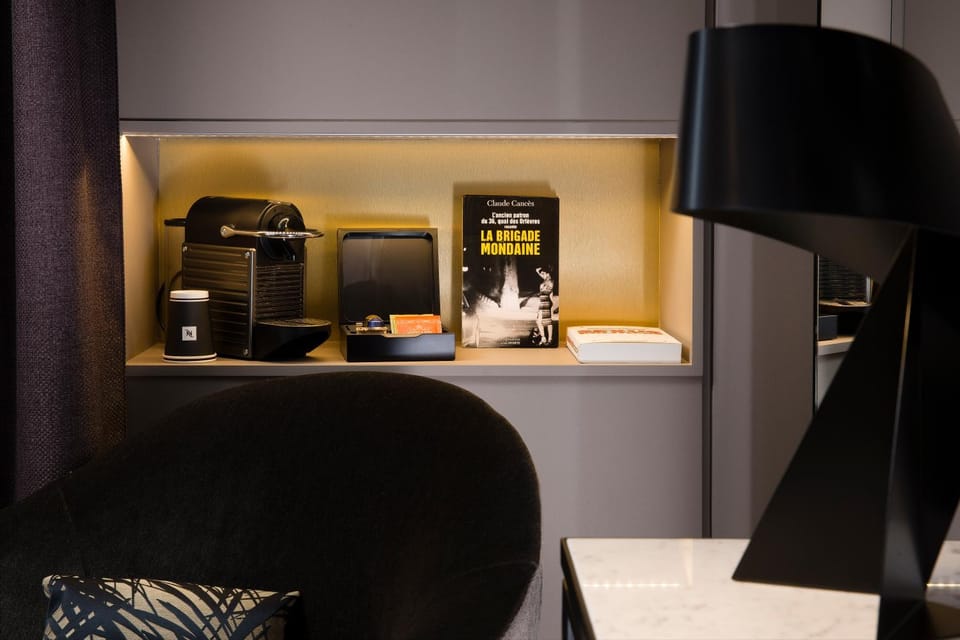 Coffee/tea facilities, Decorative detail