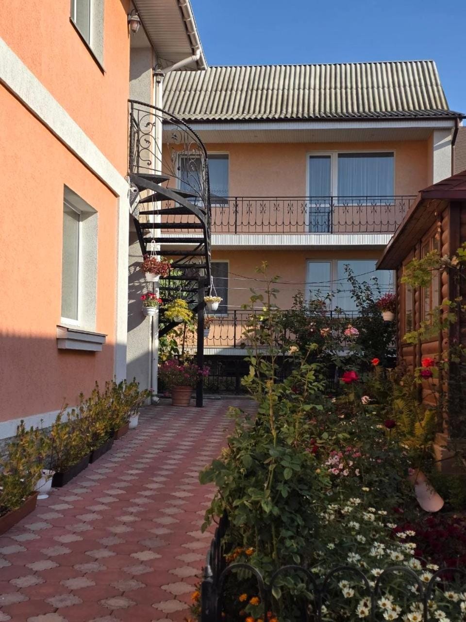 Property building, Garden