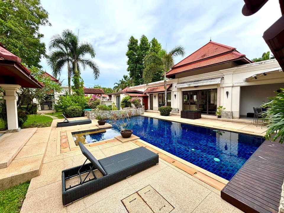 Property building, Garden, Swimming pool
